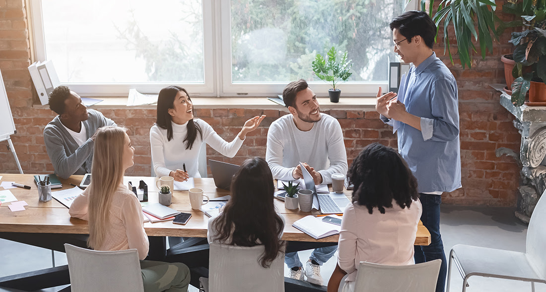 Weekly Updates That Keep Teams Together